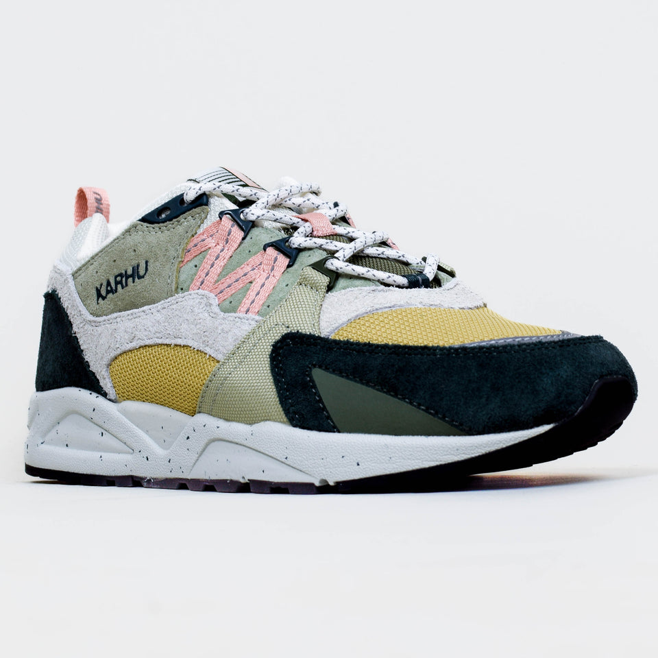 Karhu Fusion 2.0 - Darkest Spruce/ Cameo Rose