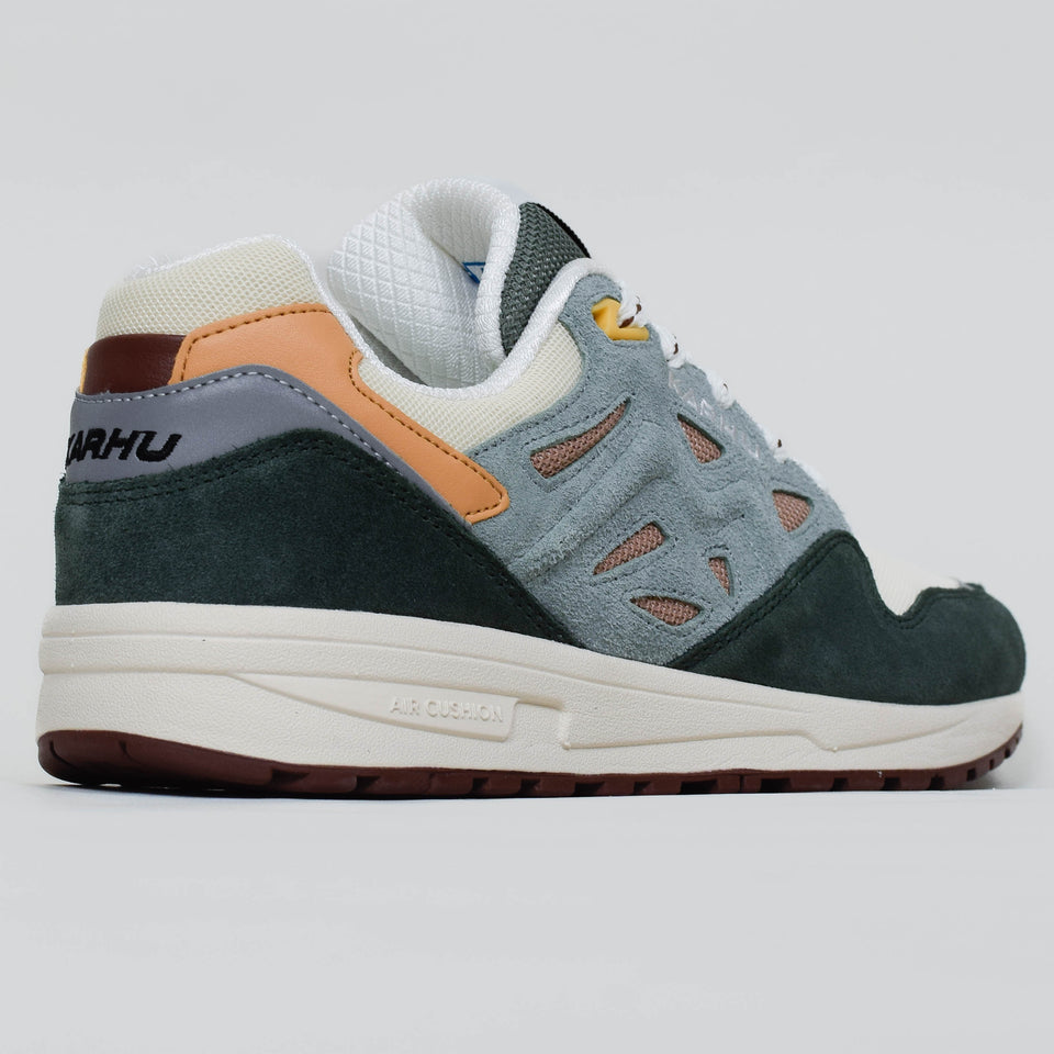 Karhu Legacy 96 - Laurel Wreath / Warm Taupe