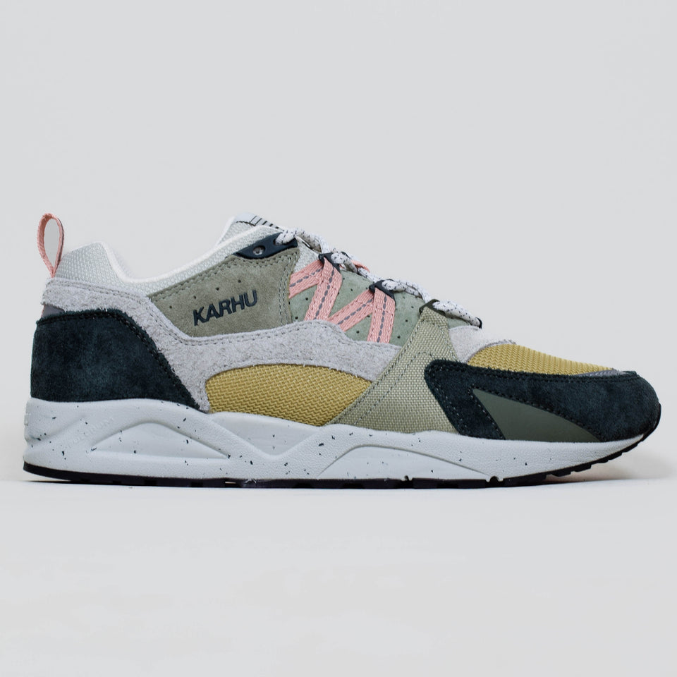 Karhu Fusion 2.0 - Darkest Spruce/ Cameo Rose
