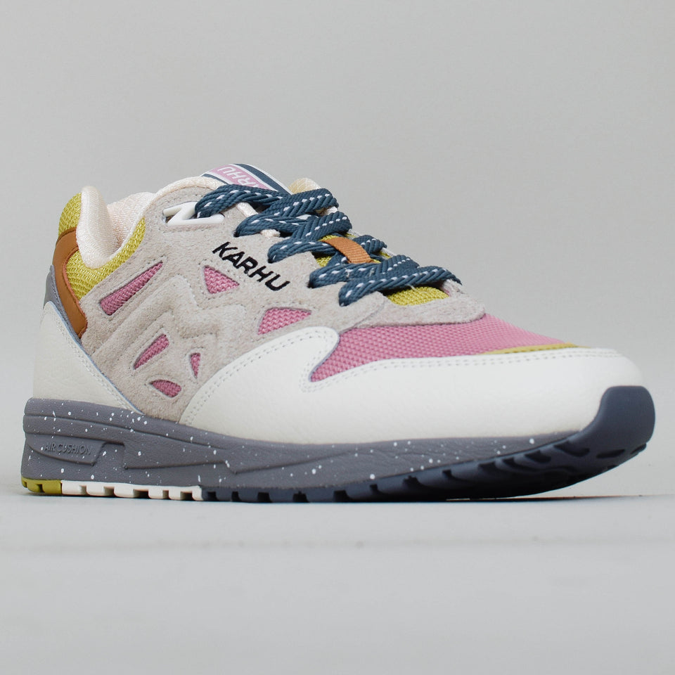 Karhu Legacy 96- Lily White / Lilas