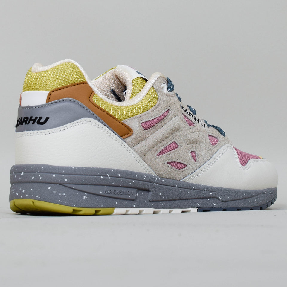 Karhu Legacy 96- Lily White / Lilas