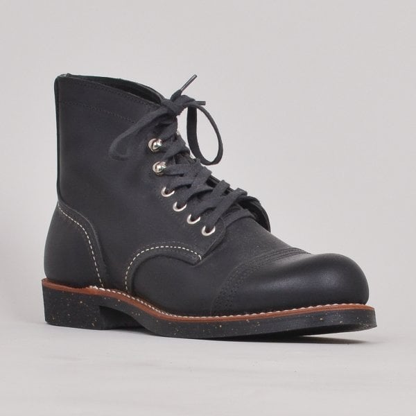 Red wing boots cheap iron ranger black