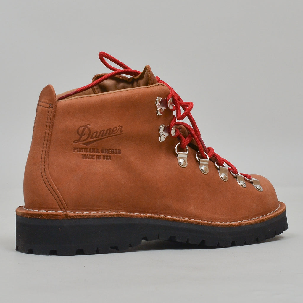 Danner Mountain Light - Cascade Clovis – Liquor Store