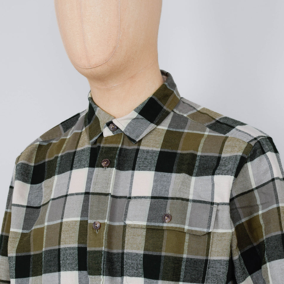 Patagonia M's L/S LW Fjord Flannel Shirt - Rocky: Old Growth Green