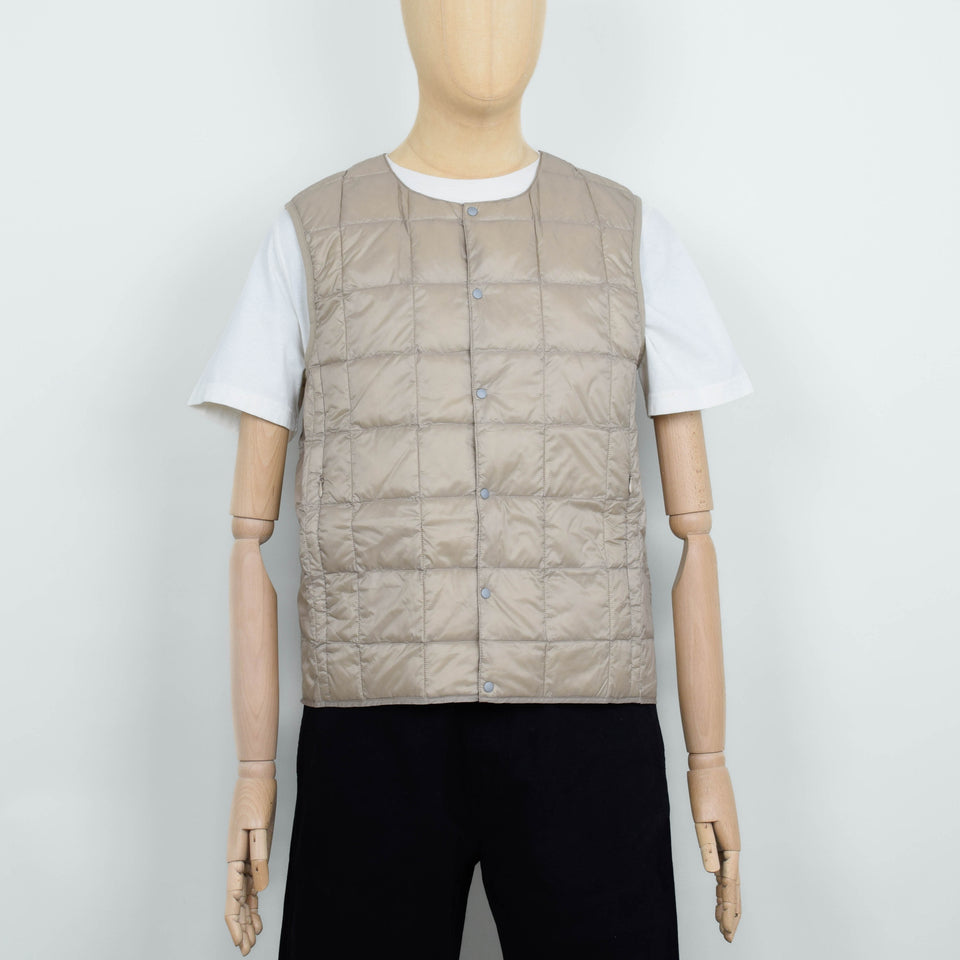 Taion 004 Crew Neck Button Down Vest - Sand Beige