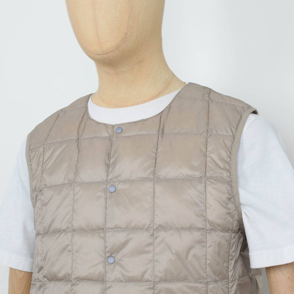 Taion 004 Crew Neck Button Down Vest - Sand Beige