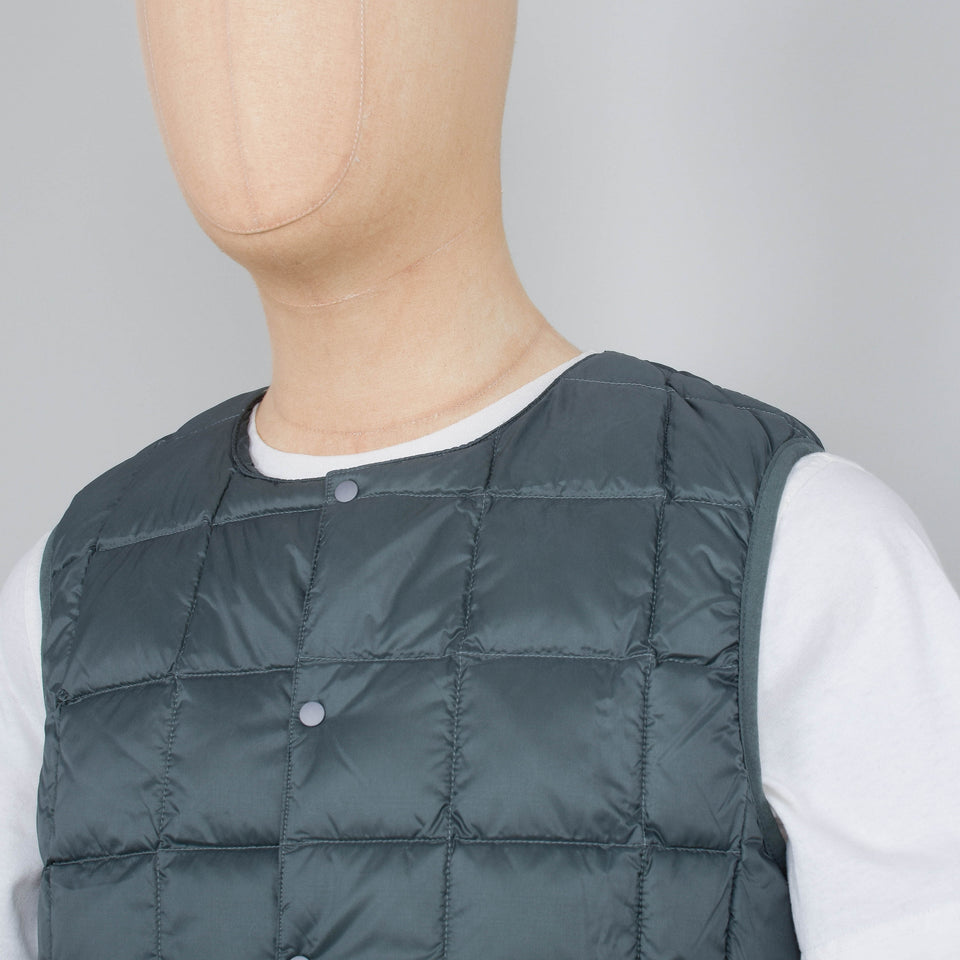 Taion 004 Crew Neck Button Down Vest - D.Sage Green