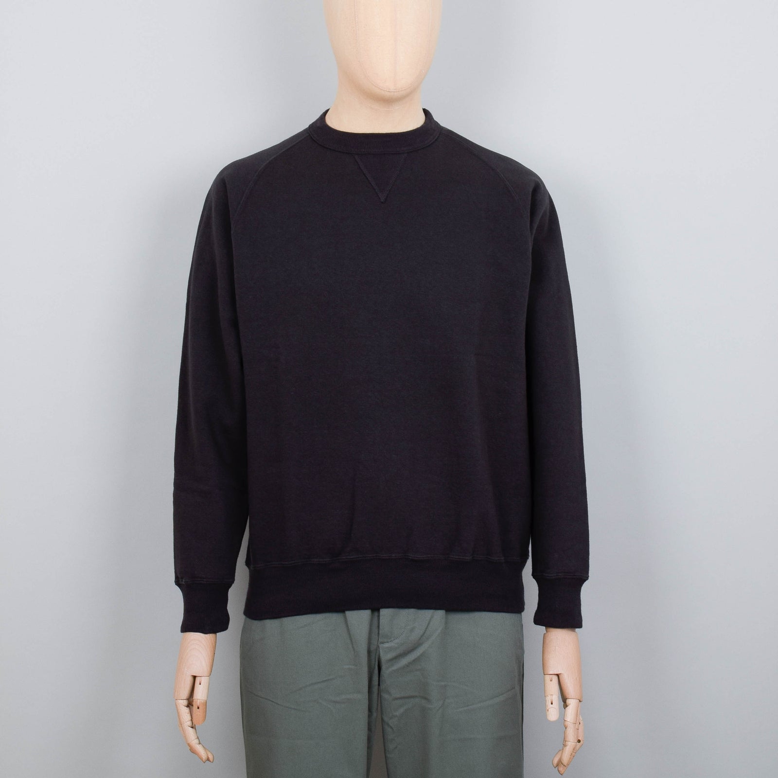 Sunray Sportwear Puamana Crew Neck Raglan Sweatshirt in Anthracite