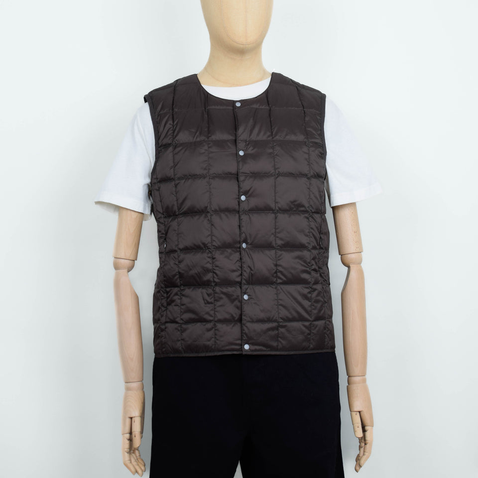 Taion 004 Crew Neck Button Down Vest - Dark Choco